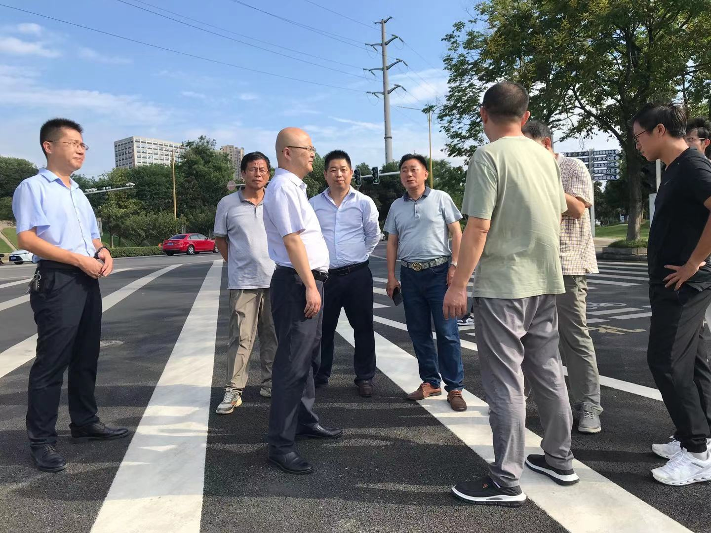 热烈祝贺公司道路养护新工艺试点竣工工程通过市住建局、专家组验收